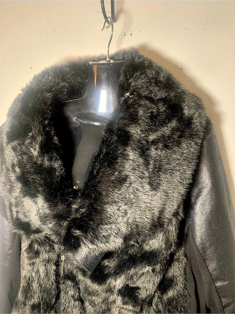 Vera Wang Faux Fur Collar Jacket in Black Like New